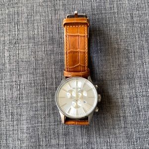 Nixon Chrono sentry watch leather strap